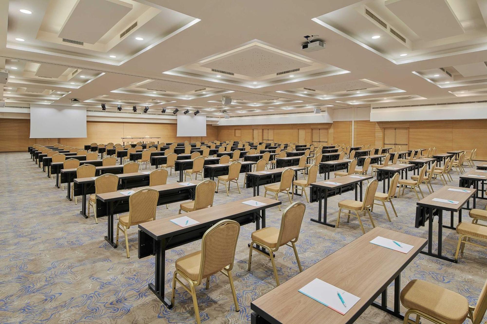 Le Meridien Lav Split Podstrana Luaran gambar