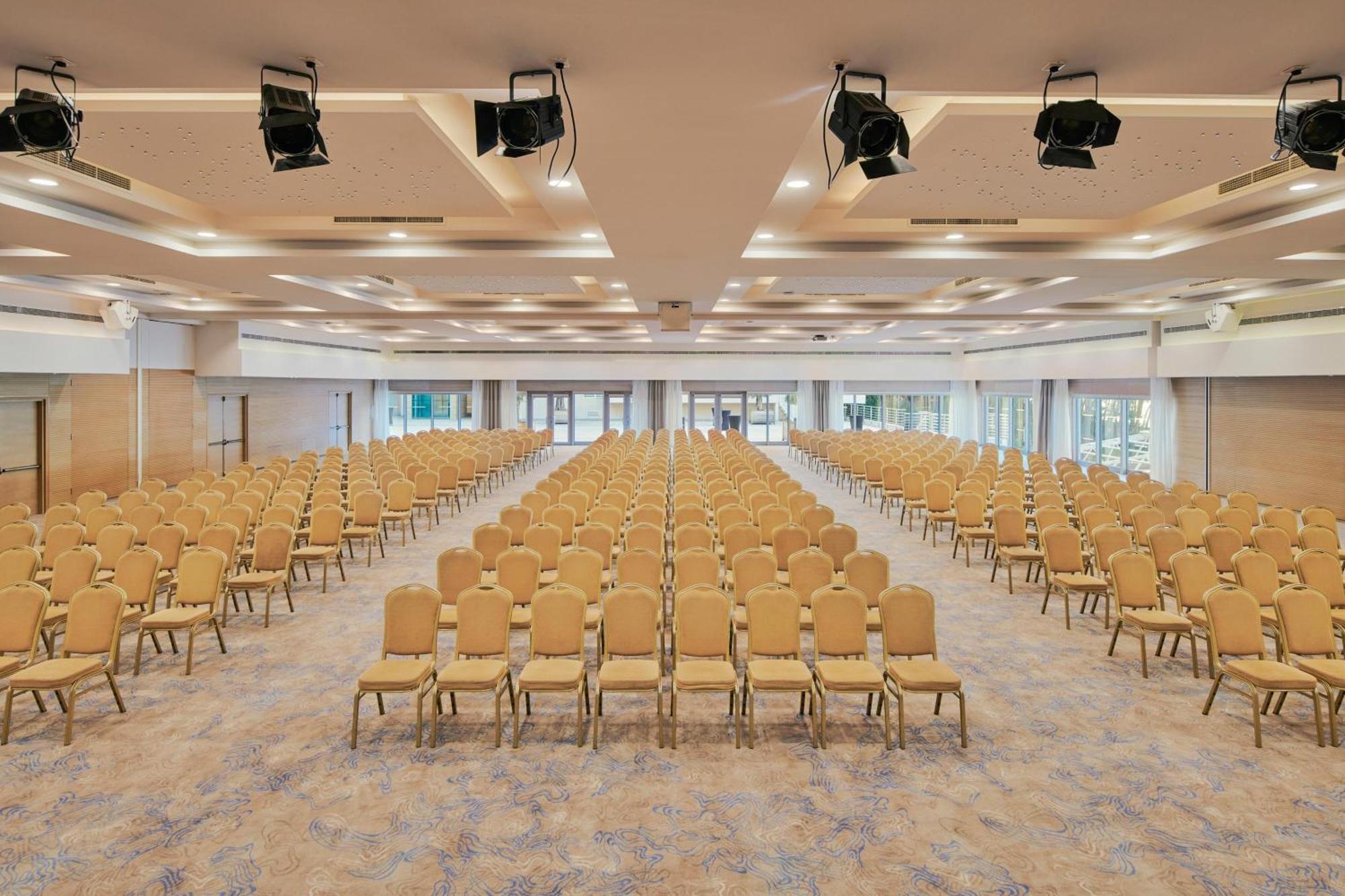 Le Meridien Lav Split Podstrana Luaran gambar