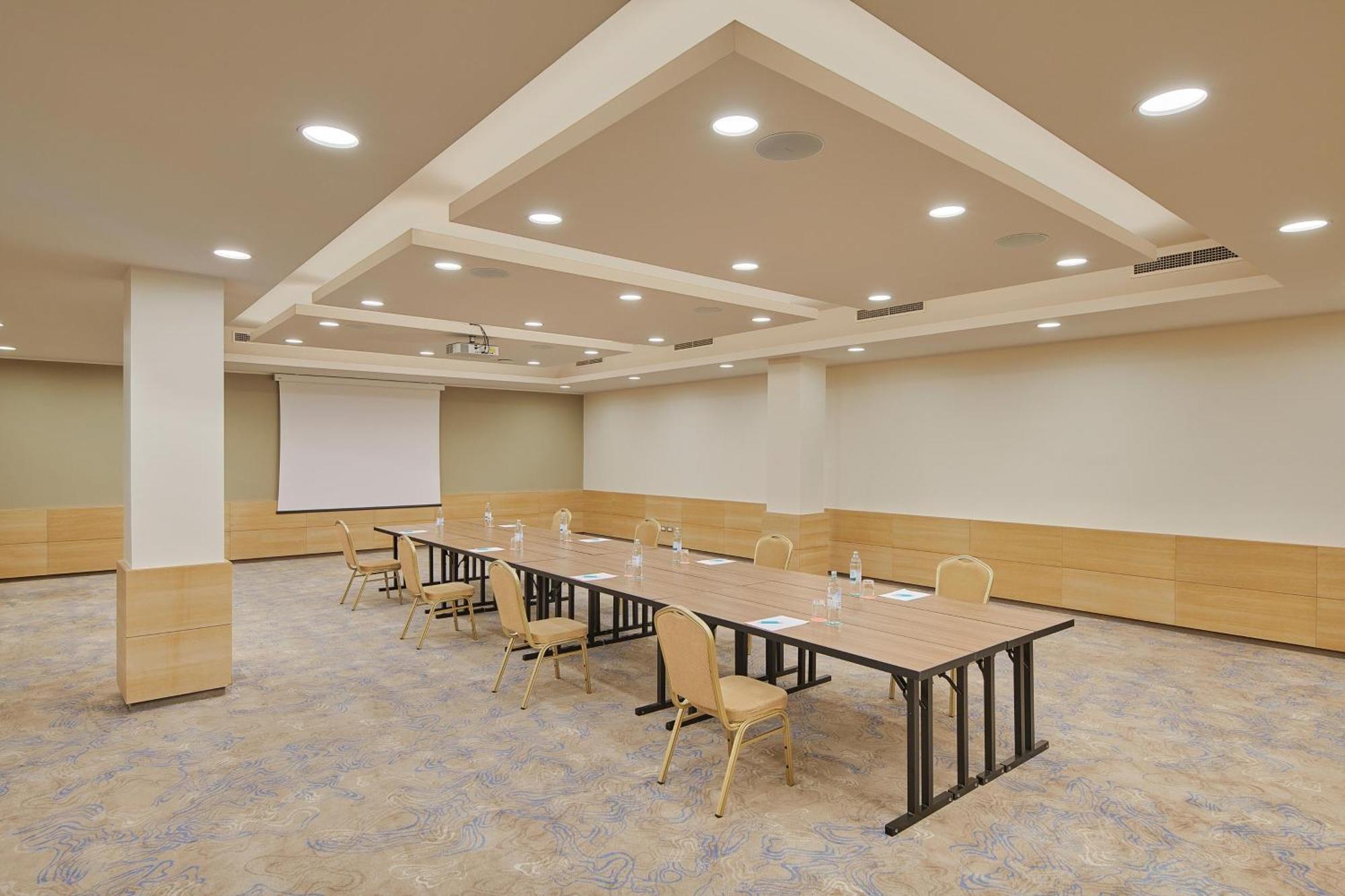 Le Meridien Lav Split Podstrana Luaran gambar