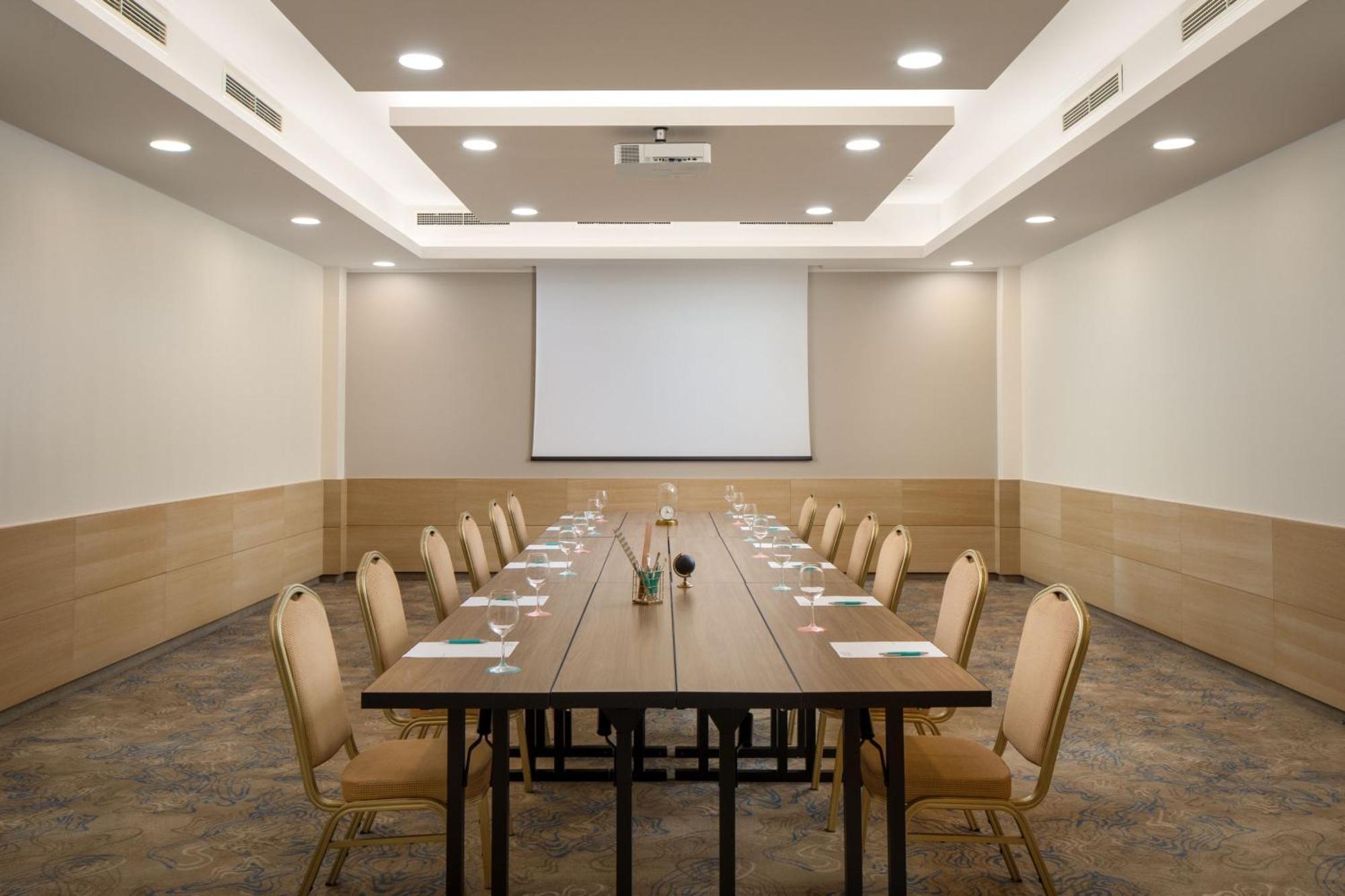 Le Meridien Lav Split Podstrana Luaran gambar
