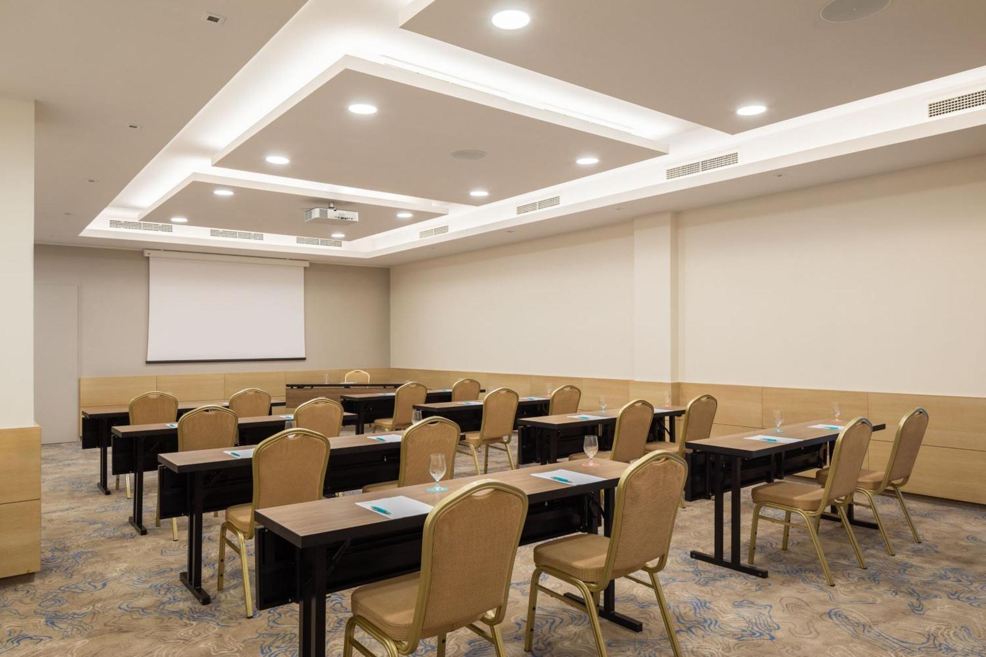 Le Meridien Lav Split Podstrana Luaran gambar