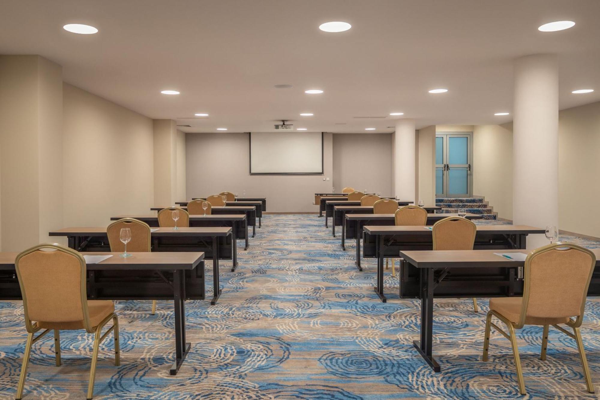 Le Meridien Lav Split Podstrana Luaran gambar