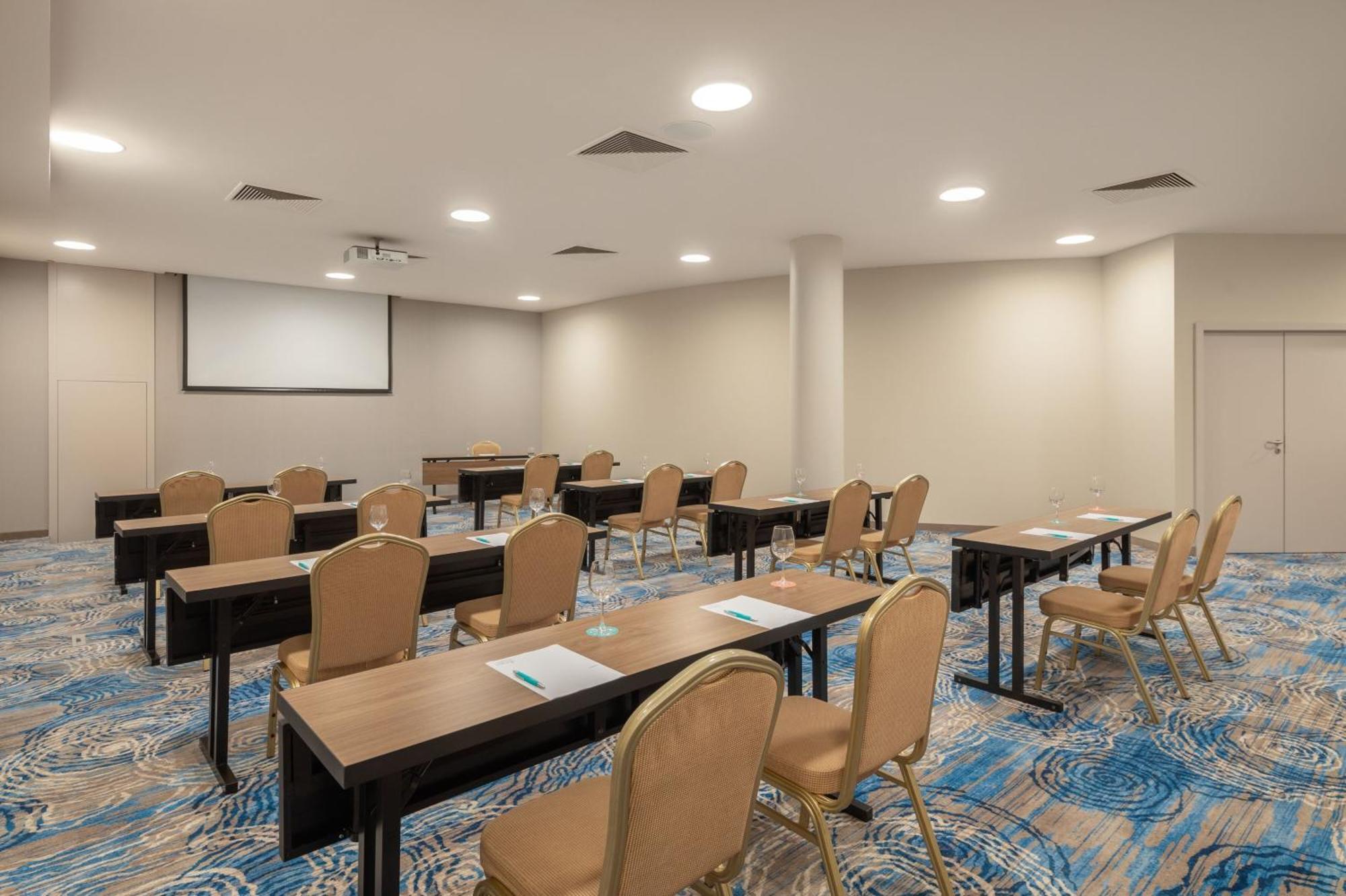 Le Meridien Lav Split Podstrana Luaran gambar