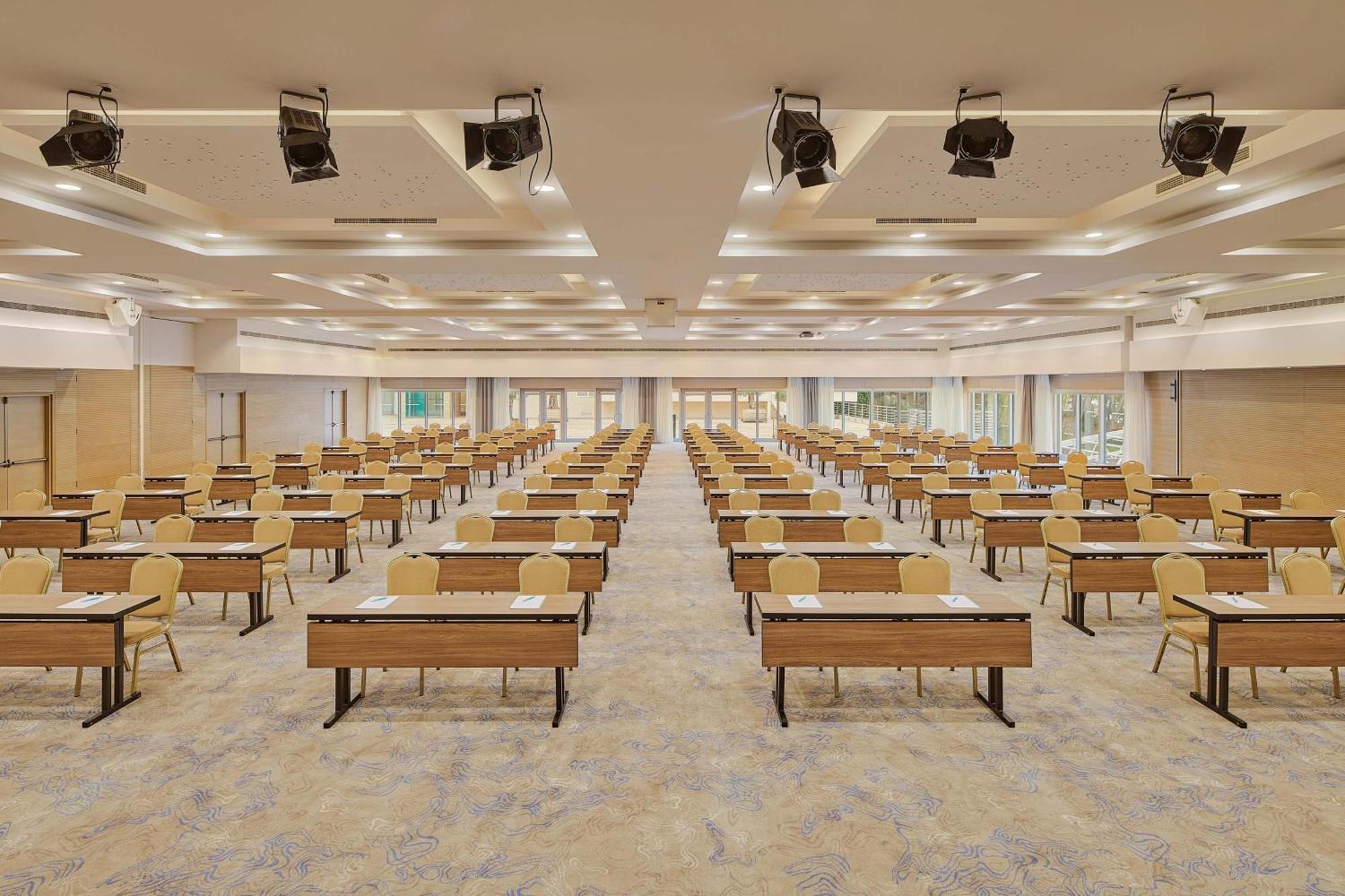 Le Meridien Lav Split Podstrana Luaran gambar